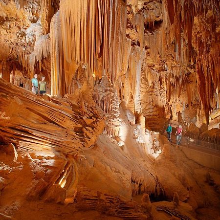 Luray Caverns Motels Room photo